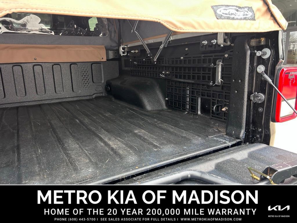 Used 2023 Jeep Gladiator Mojave w/ Cold Weather Group image 37