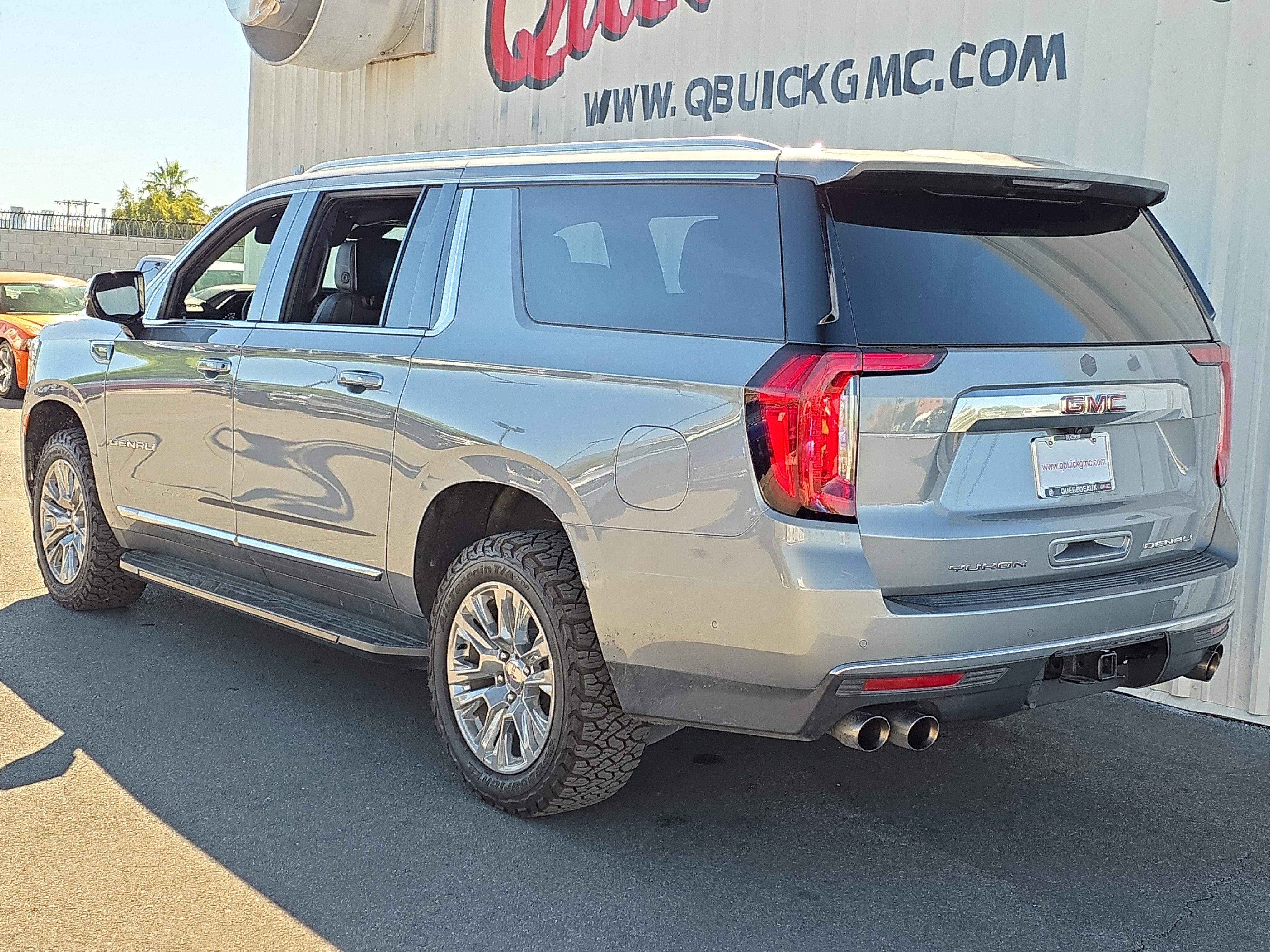 Used 2024 GMC Yukon XL Denali w/ Advanced Technology Package image 5