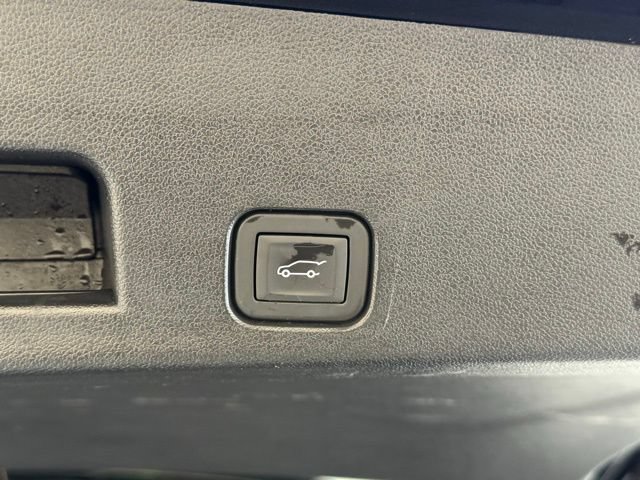 Used 2025 GMC Acadia Elevation AWD/4WD image 5