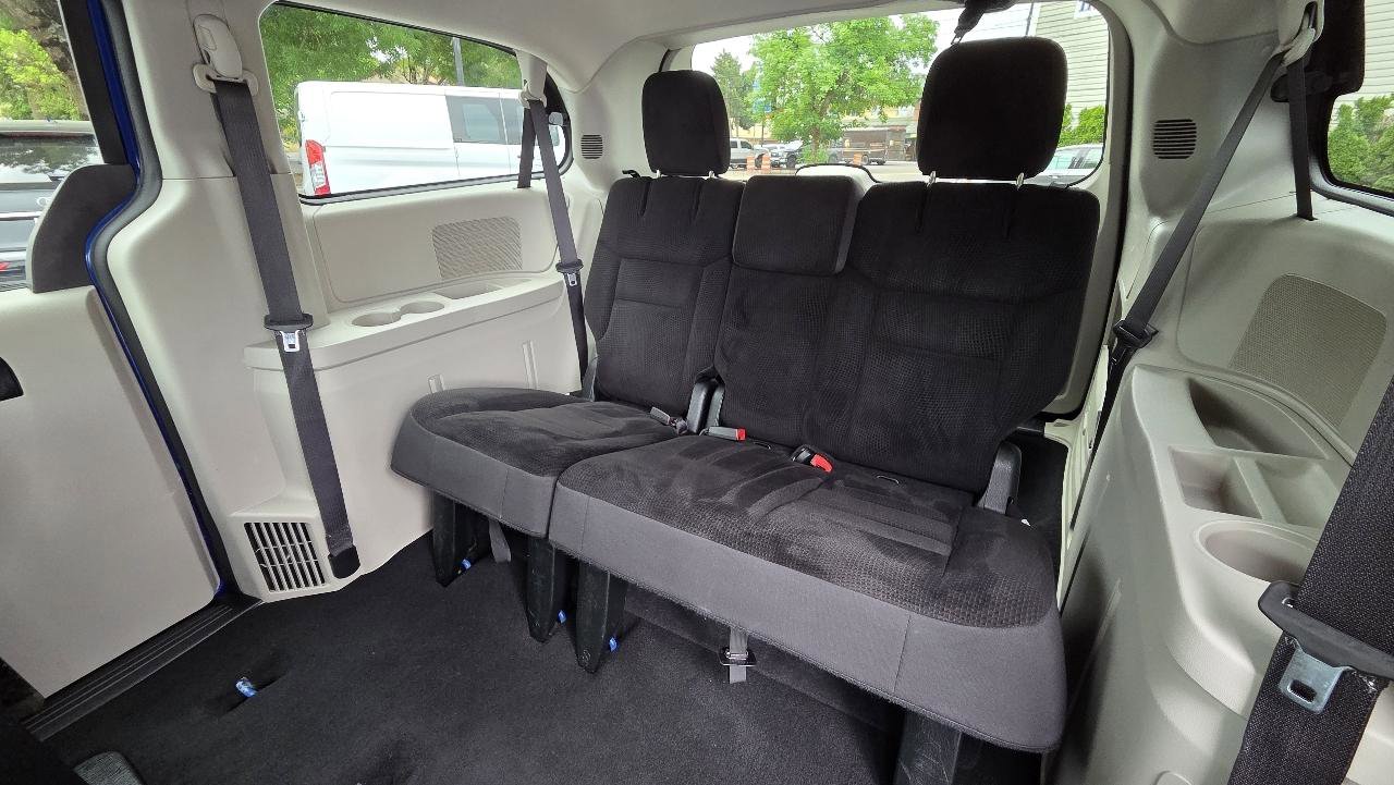 Used 2018 Dodge Grand Caravan SE w/ UConnect Hands-Free Group FWD image 18