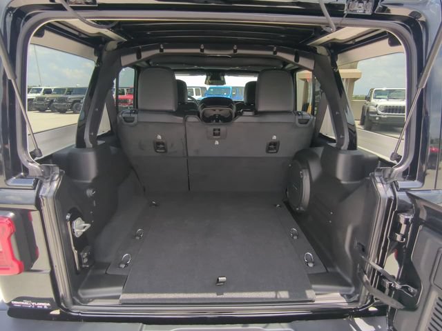 New 2026 Jeep Wrangler Unlimited Sahara AWD/4WD image 14