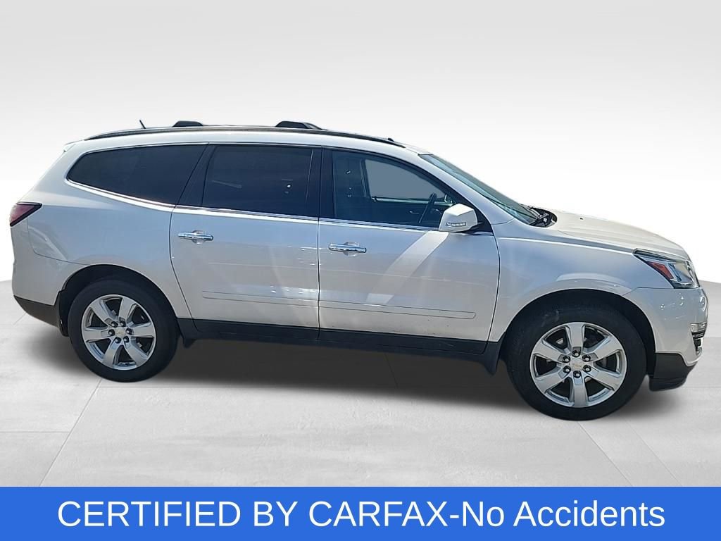 Used 2016 Chevrolet Traverse LT w/ Style and Technology Package image 2