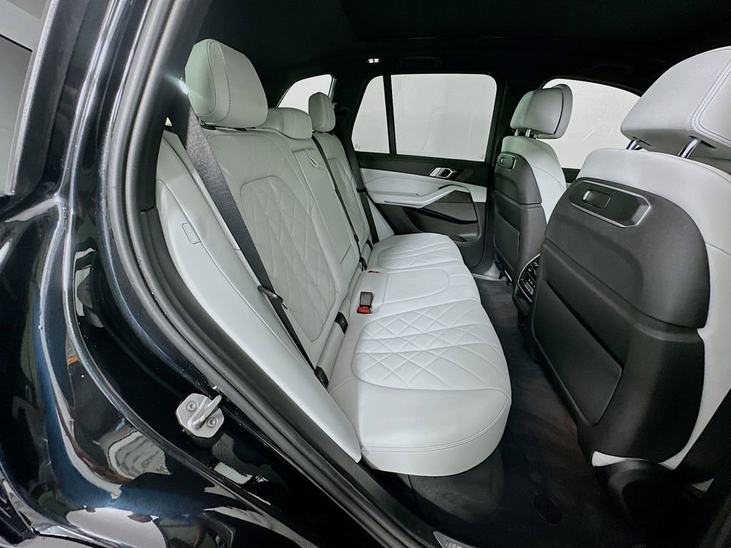 Certified 2024 BMW X5 xDrive40i w/ M Sport Package image 28