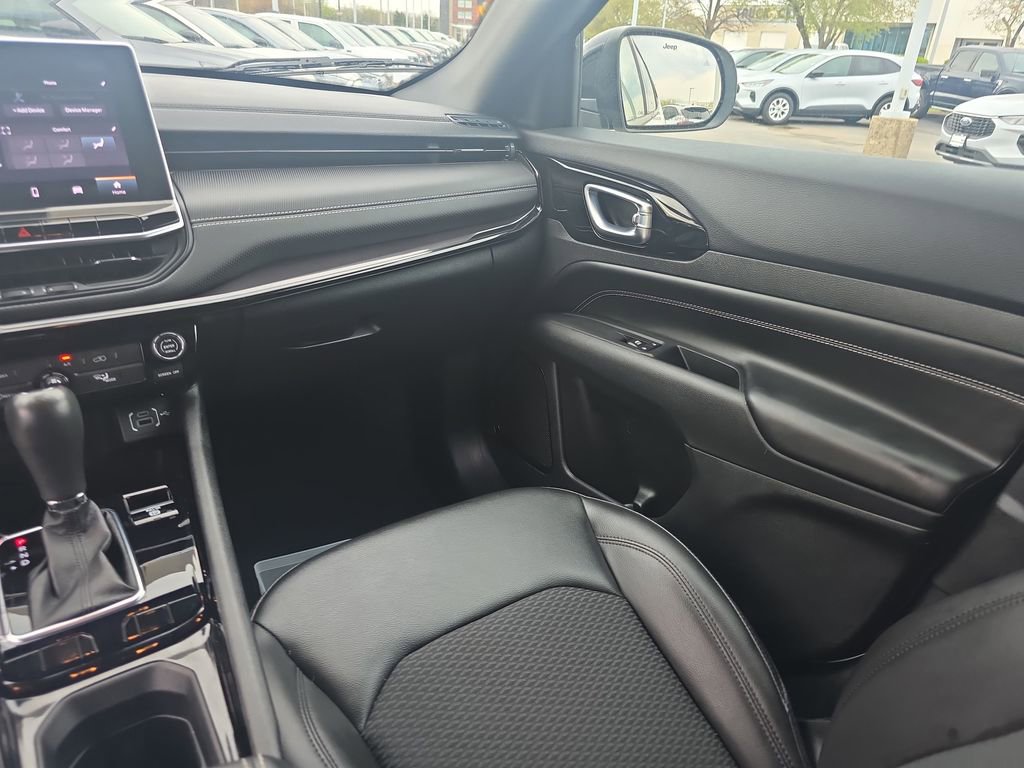 Used 2022 Jeep Compass Altitude image 24