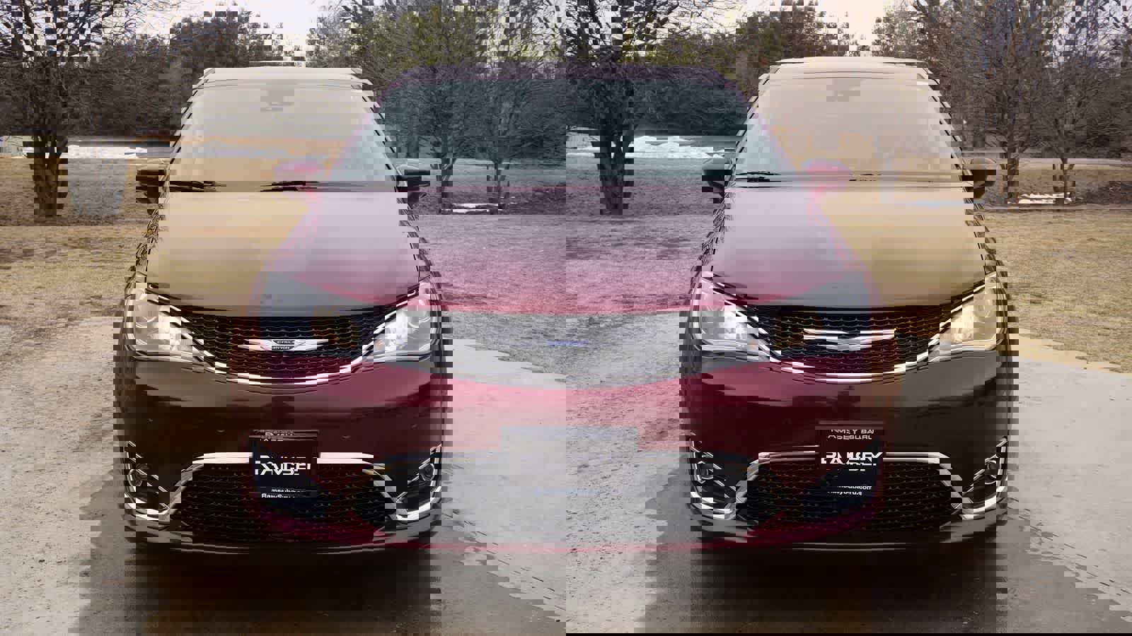 Used 2019 Chrysler Pacifica Touring Plus w/ Advanced Safetytec Group image 9