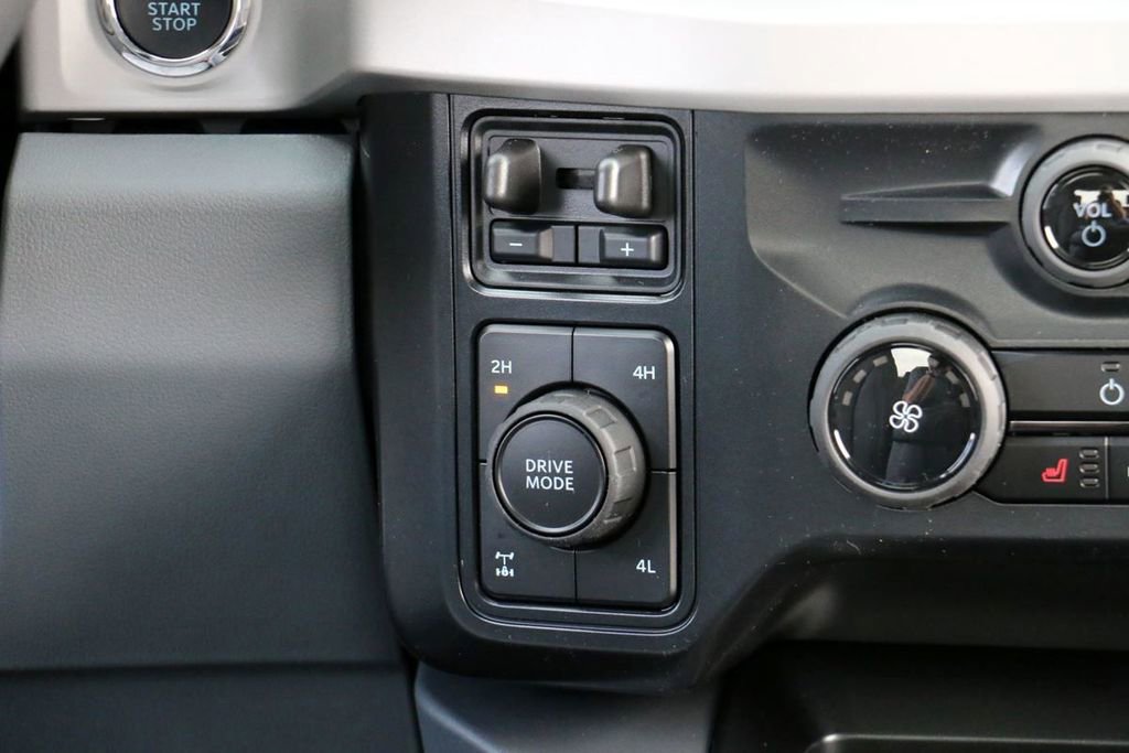 New 2026 Ford F250 XLT w/ XLT Premium Package image 30