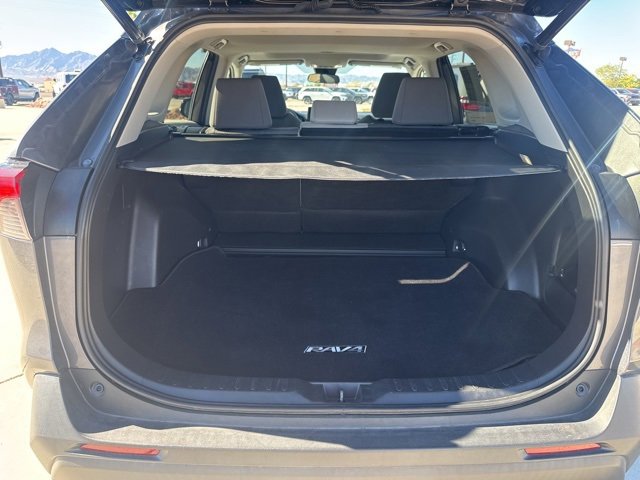 Used 2022 Toyota RAV4 XLE image 5