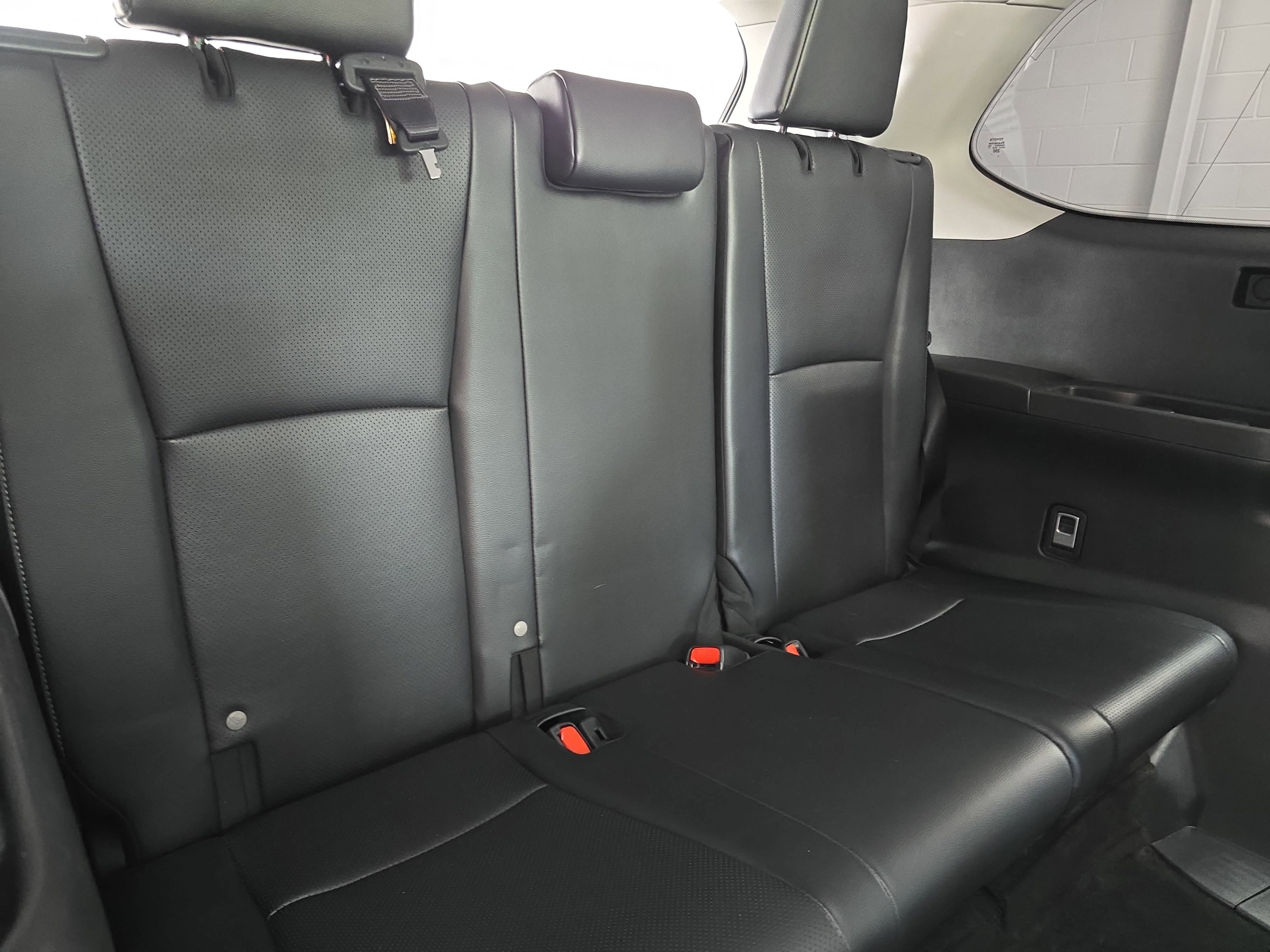 Used 2024 Toyota Grand Highlander AWD image 12