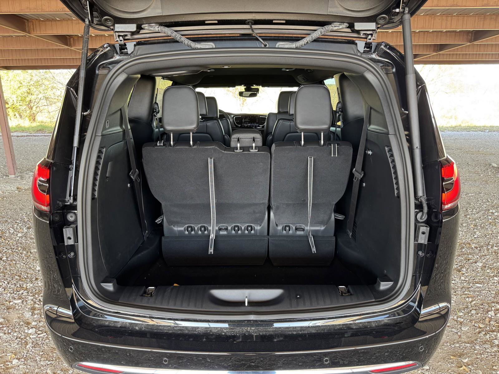 New 2026 Chrysler Pacifica Select image 31