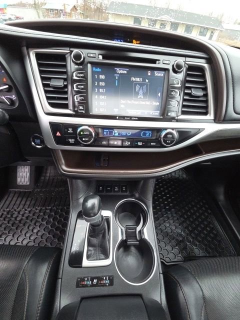 Used 2018 Toyota Highlander Limited image 46