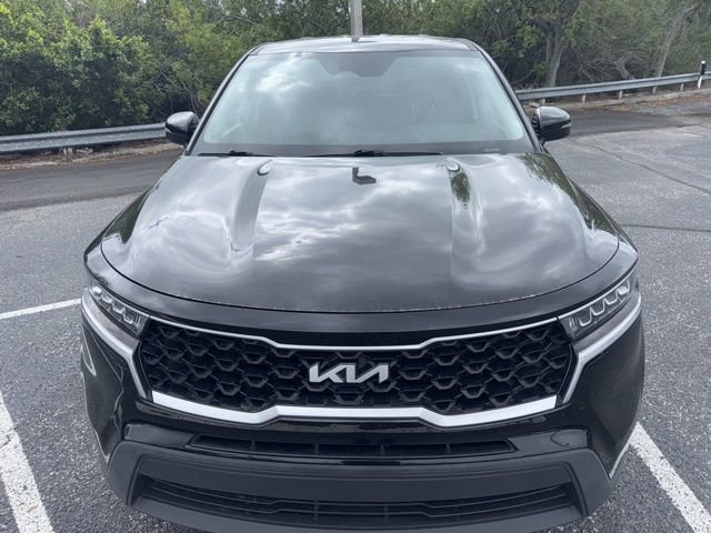 Used 2023 Kia Sorento LX image 2