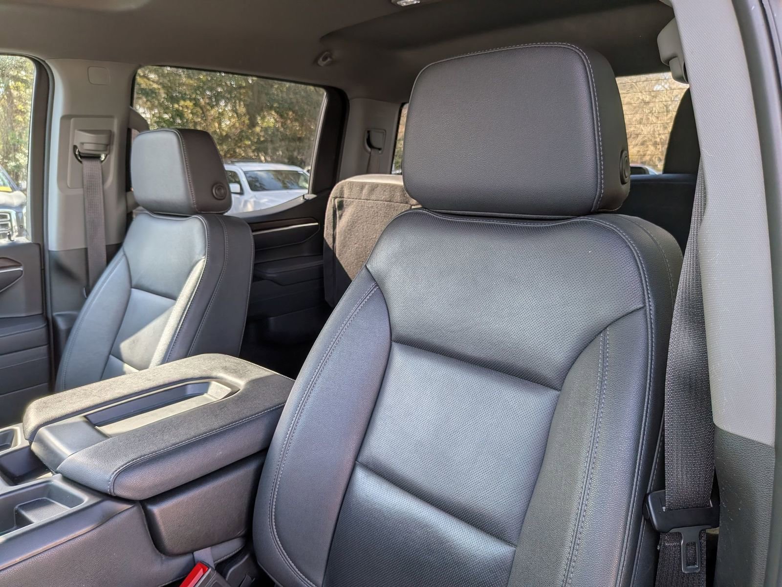 Used 2025 GMC Sierra 1500 SLT image 15