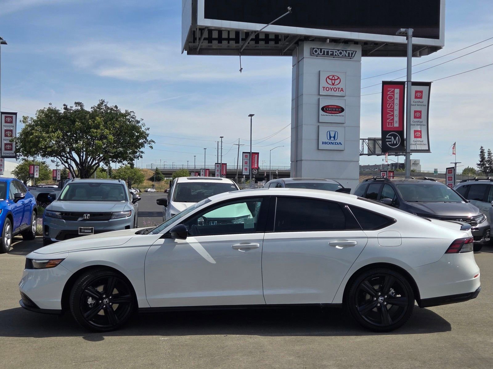 Used 2025 Honda Accord Sport image 4