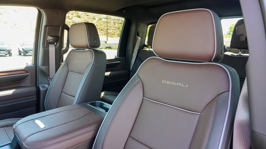 New 2026 GMC Sierra 2500 Denali w/ Denali Reserve Package AWD/4WD image 18
