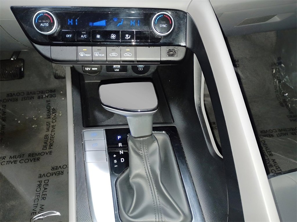 Certified 2024 Hyundai Elantra SEL image 15