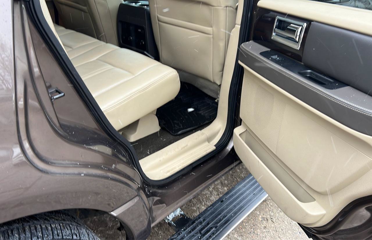Used 2016 Lincoln Navigator Reserve AWD/4WD image 13