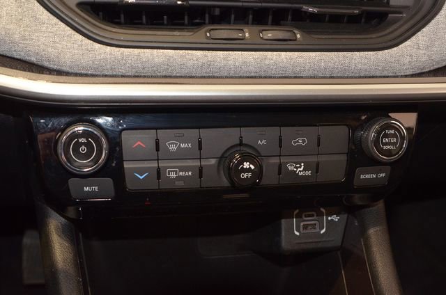 Used 2022 Jeep Compass Latitude image 30