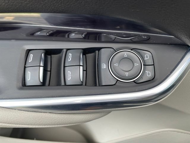Used 2020 Cadillac XT4 Luxury w/ Cold Weather Package AWD/4WD image 12