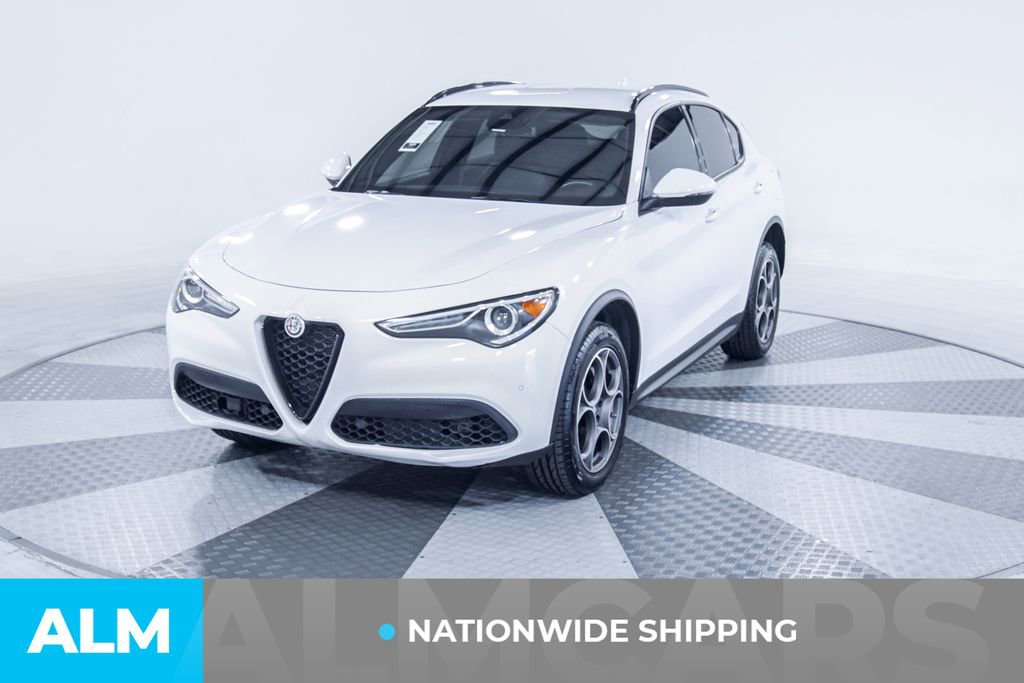 Used 2022 Alfa Romeo Stelvio Sprint image 3
