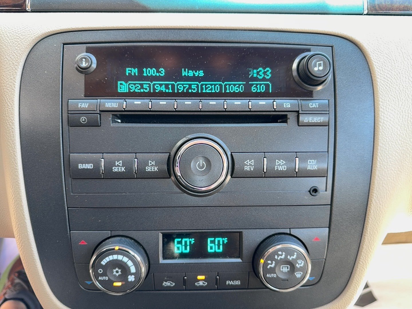 Used 2011 Buick Lucerne CXL FWD image 8