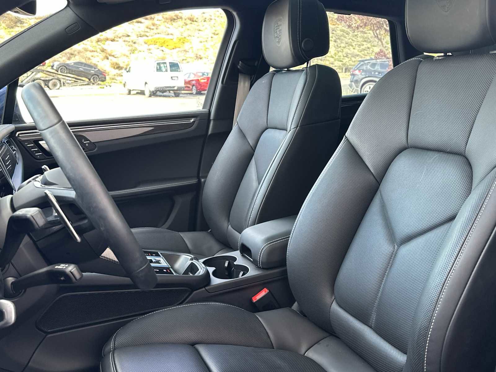 Used 2025 Porsche Macan GTS image 5