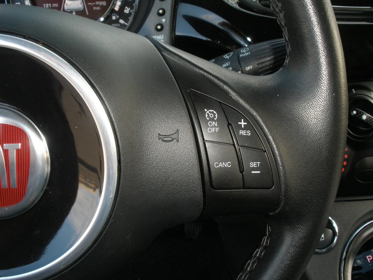 Used 2017 FIAT 500 Pop image 31