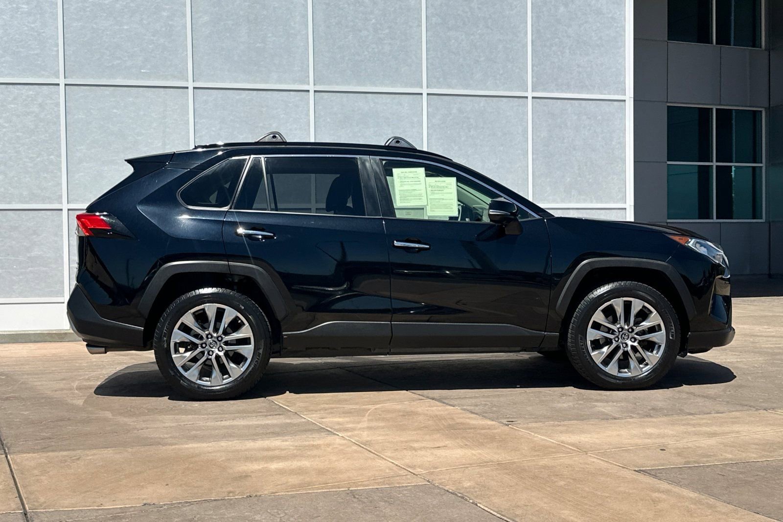 Used 2019 Toyota RAV4 Limited w/ Advanced Technology Package AWD/4WD image 3
