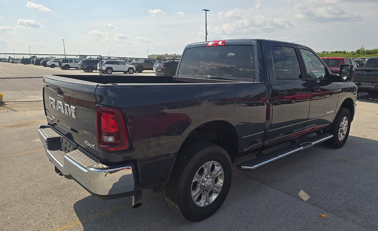 Used 2025 RAM 2500 Big Horn AWD/4WD image 4