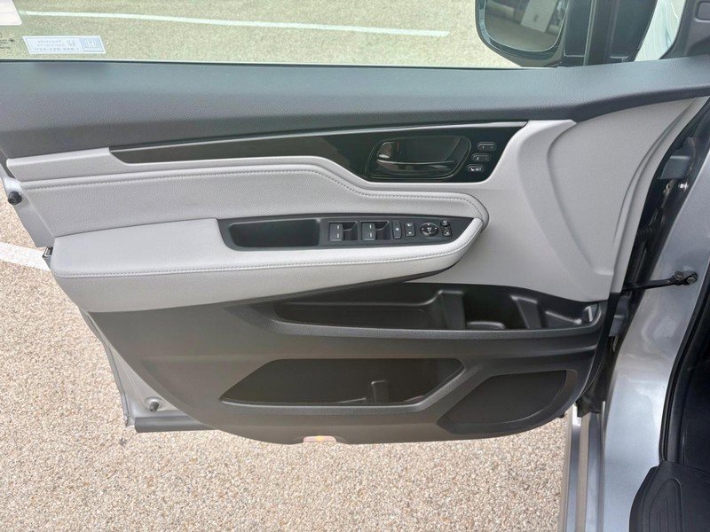 Used 2023 Honda Odyssey Elite image 22