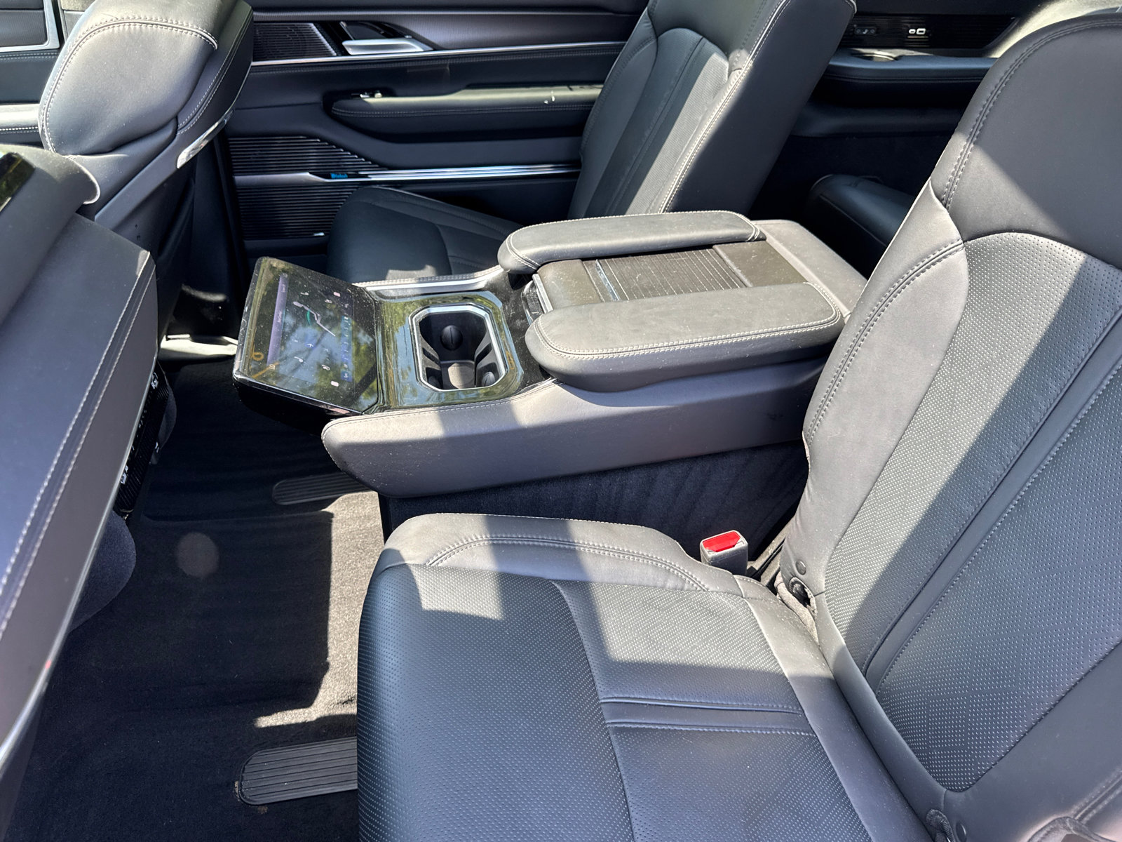 Used 2024 Jeep Grand Wagoneer Series II w/ Quick Order Packagew 28T AWD/4WD image 25
