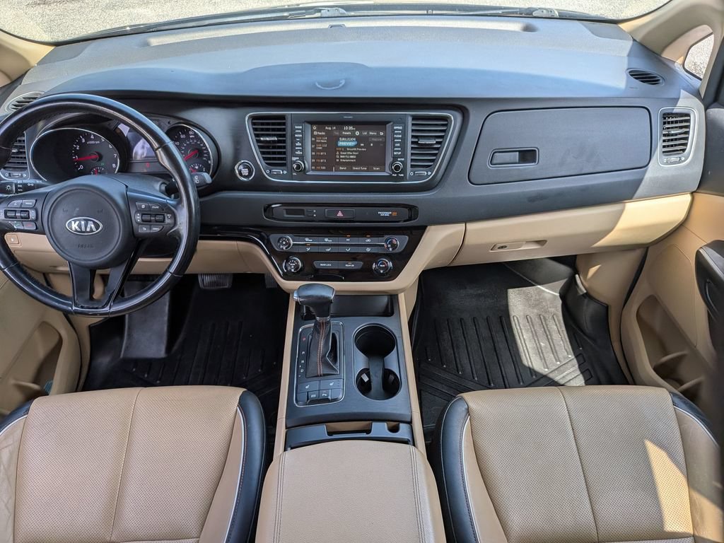 Used 2017 Kia Sedona LX w/ LX Essentials Premium Package FWD image 31