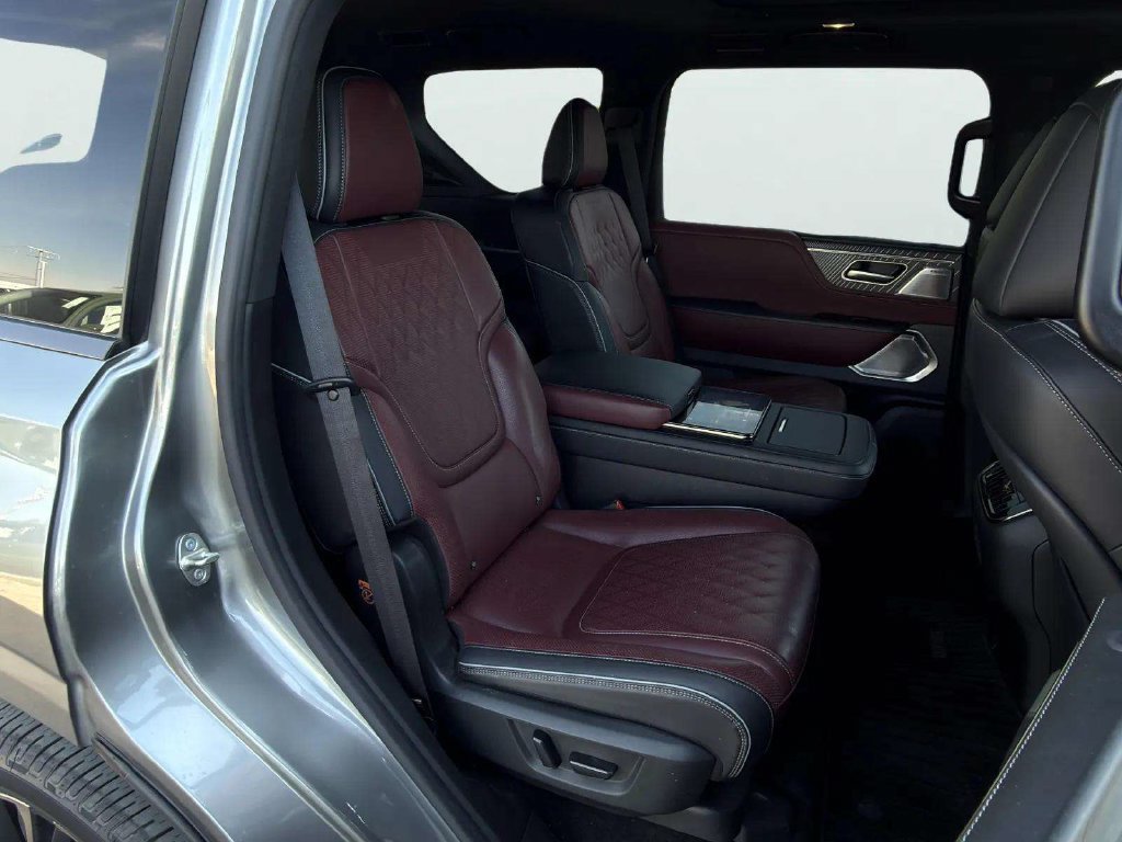 Used 2025 INFINITI QX80 Autograph w/ Autograph Exterior Package AWD/4WD image 14