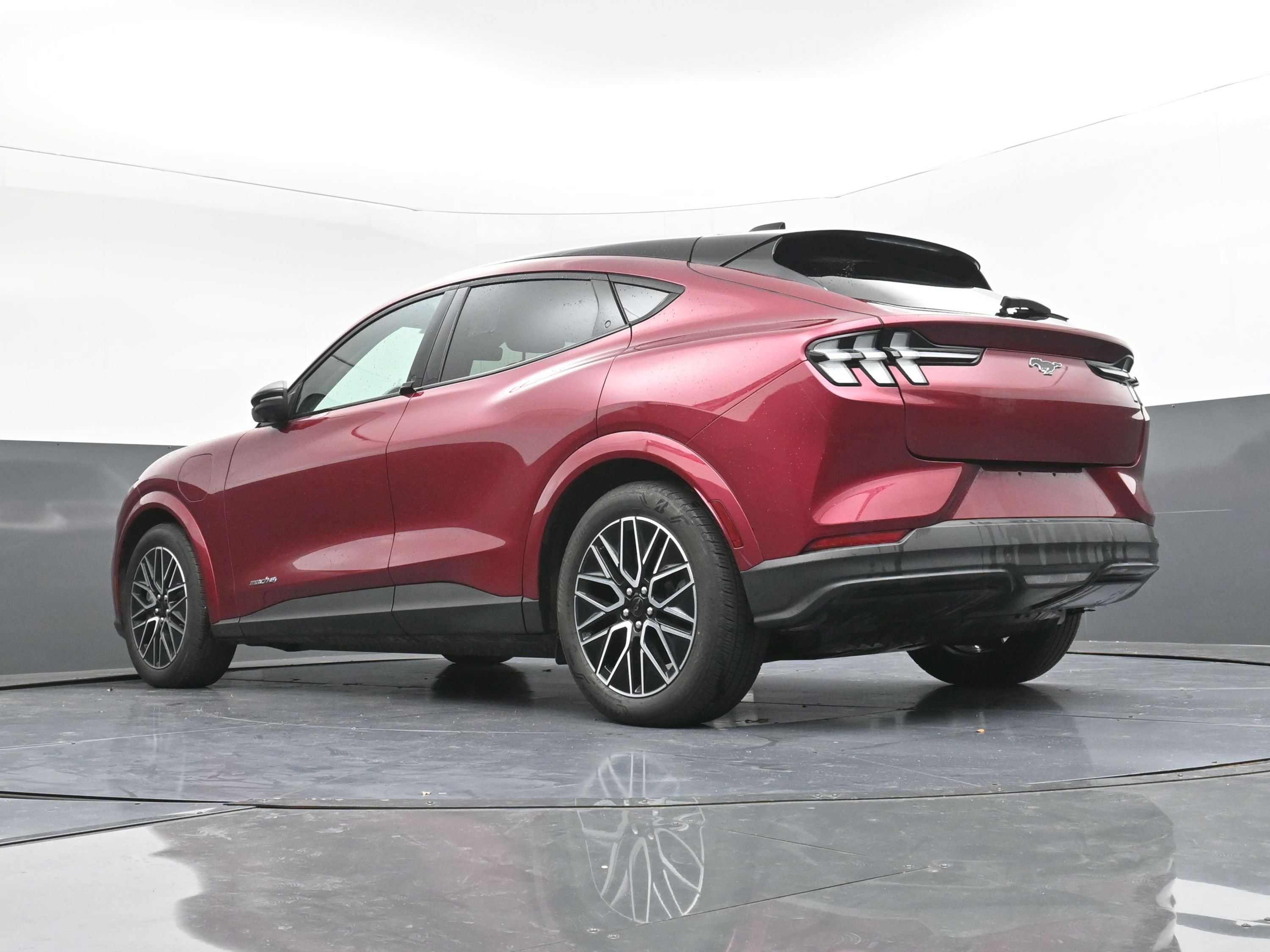 Used 2025 Ford Mustang Mach-E Premium image 30