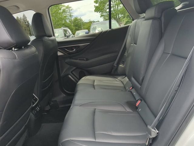 Used 2025 Subaru Outback Touring AWD/4WD image 13
