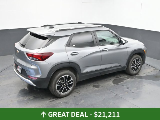 Used 2025 Chevrolet TrailBlazer LT AWD/4WD image 38
