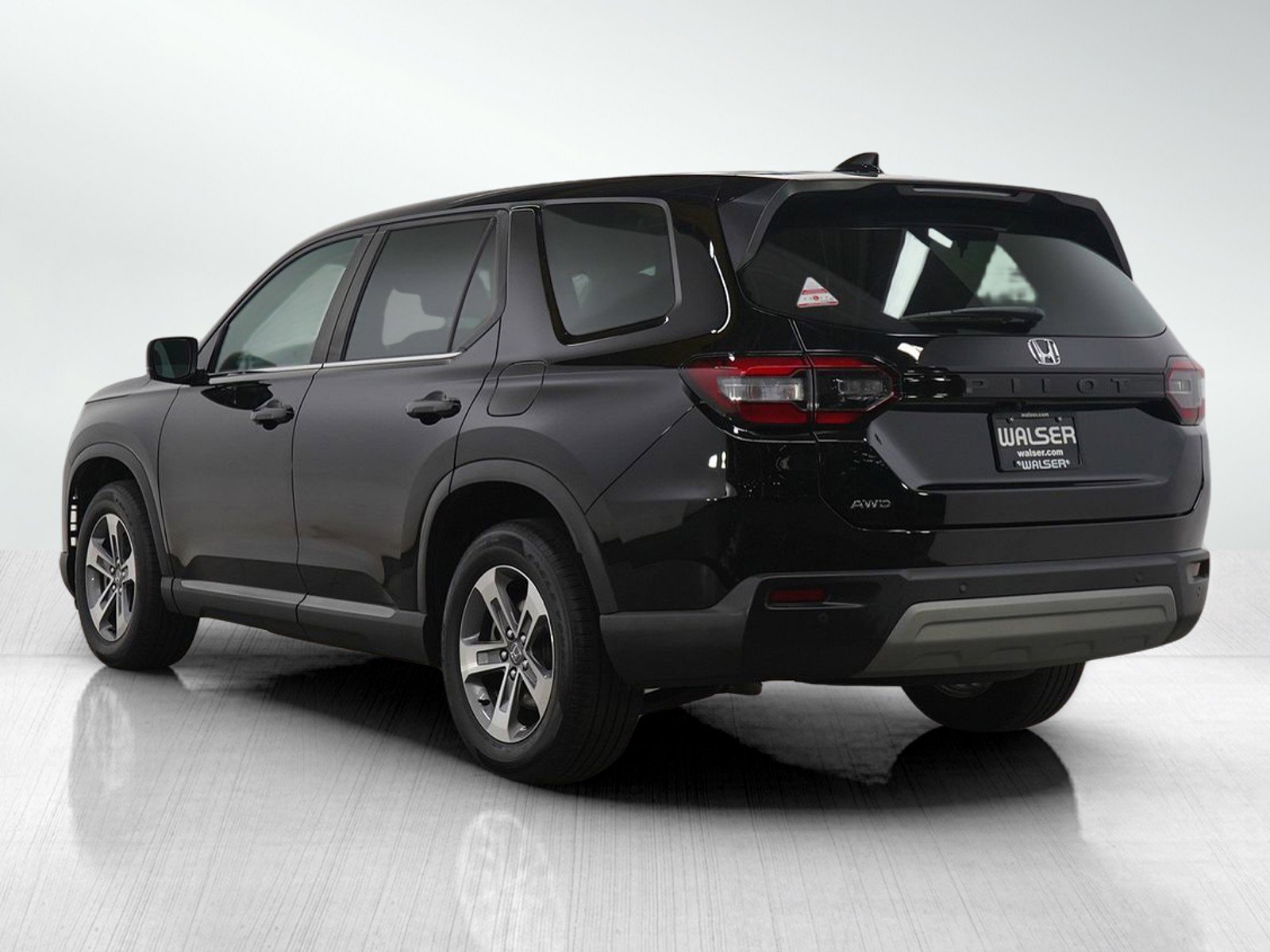 Used 2025 Honda Pilot EX-L image 4
