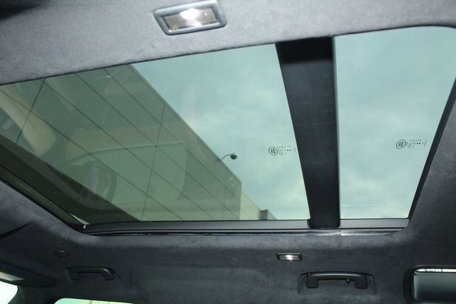 Used 2025 Land Rover Defender 110 X image 24