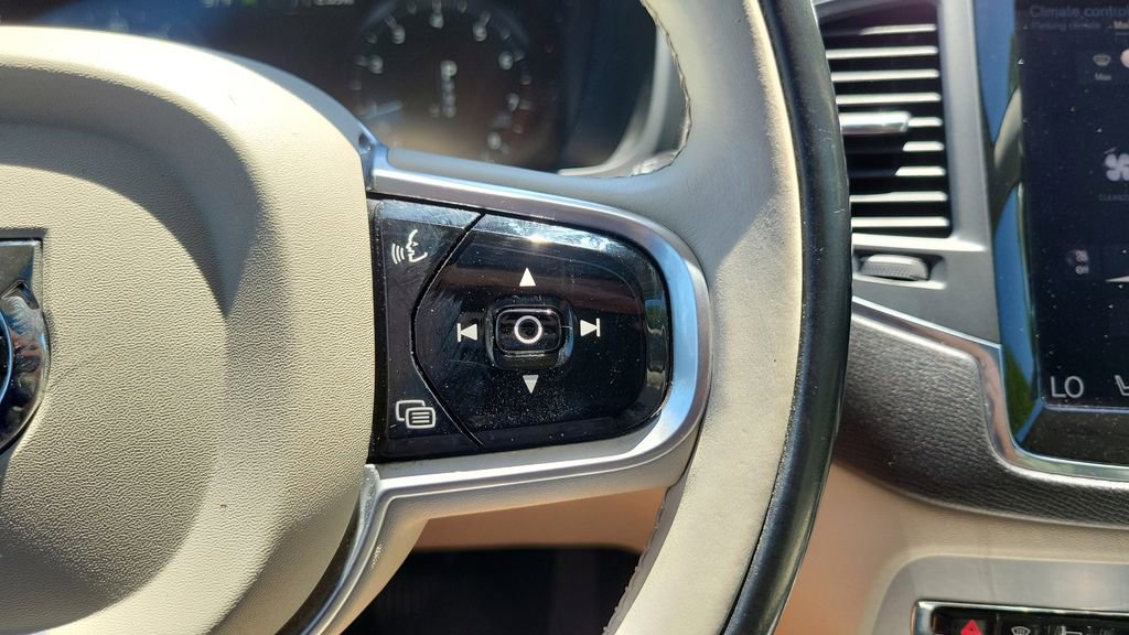 Used 2018 Volvo XC90 T6 Momentum w/ Convenience Package image 23