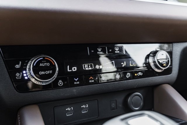 Used 2025 Mitsubishi Outlander SEL image 18