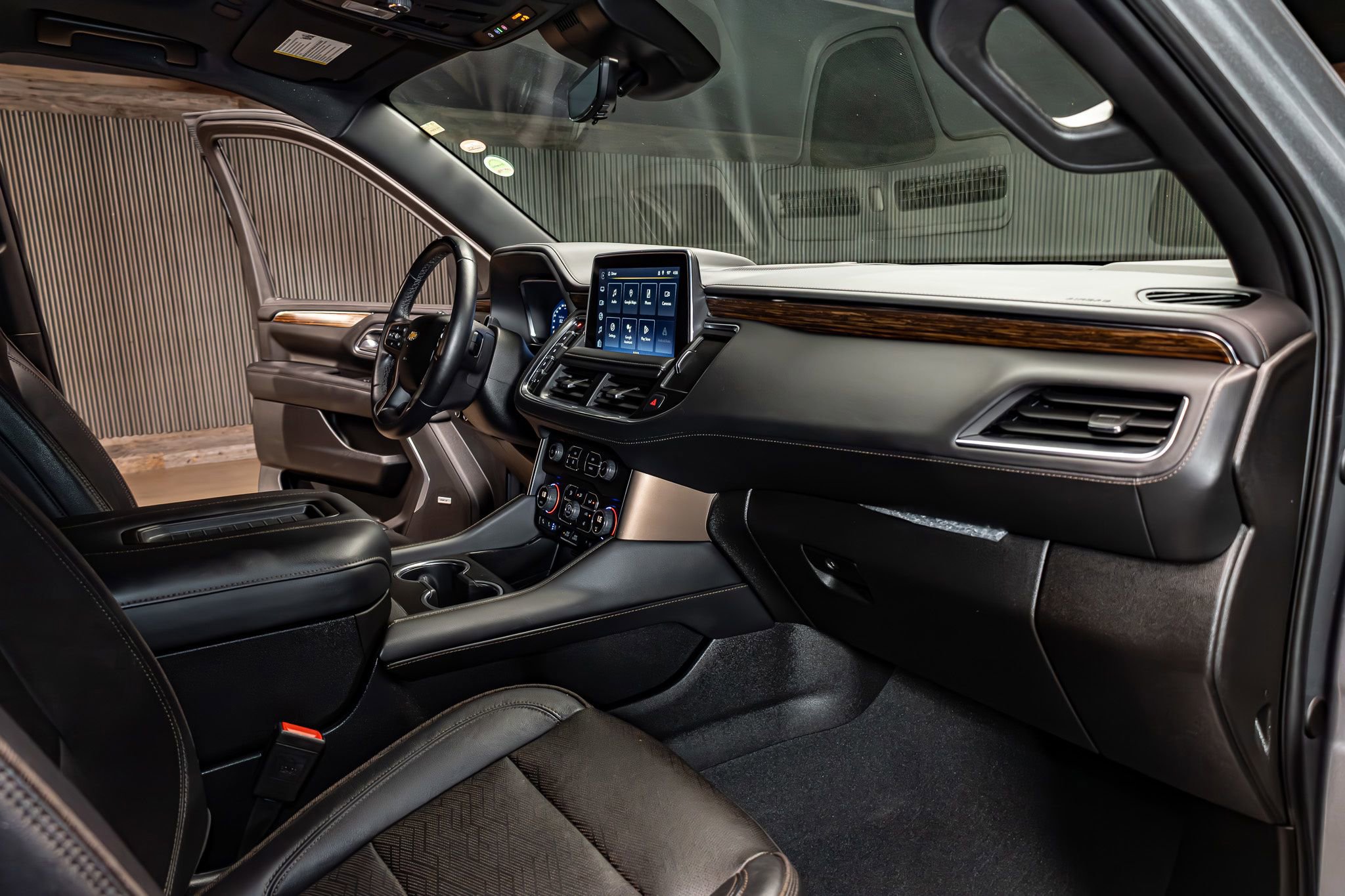 Used 2024 Chevrolet Tahoe High Country w/ Advanced Technology Package AWD/4WD image 14