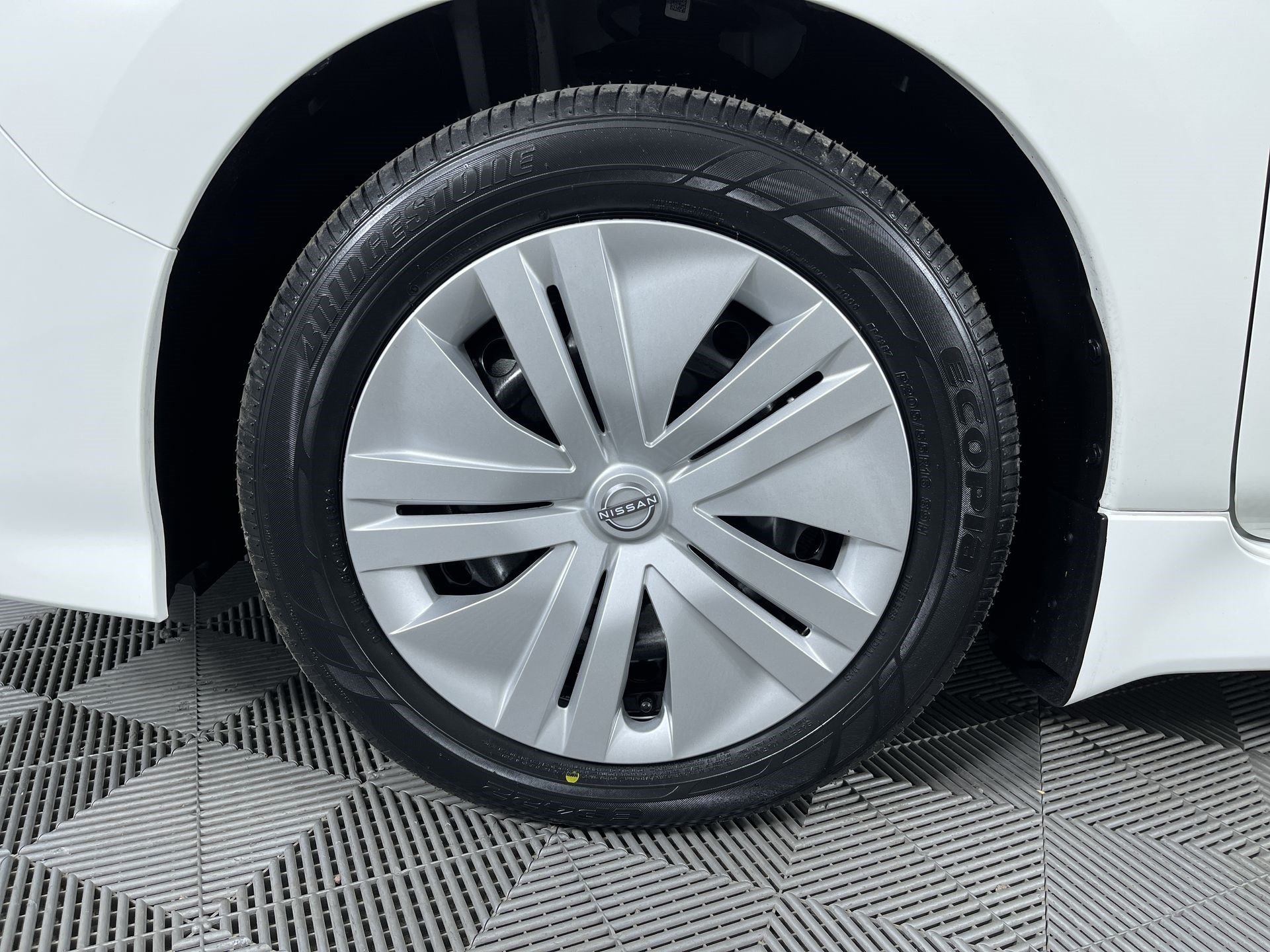 Certified 2025 Nissan Leaf S FWD image 23