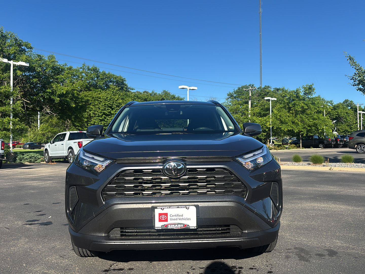 Used 2025 Toyota RAV4 LE AWD/4WD image 4