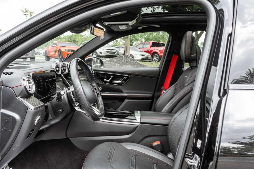 Used 2025 Mercedes-Benz GLC 43 AMG 4MATIC image 28