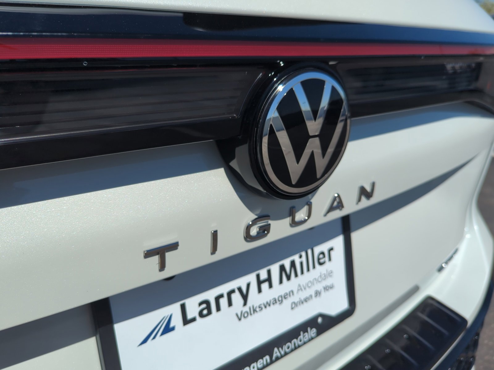 New 2026 Volkswagen Tiguan SEL R-Line image 23