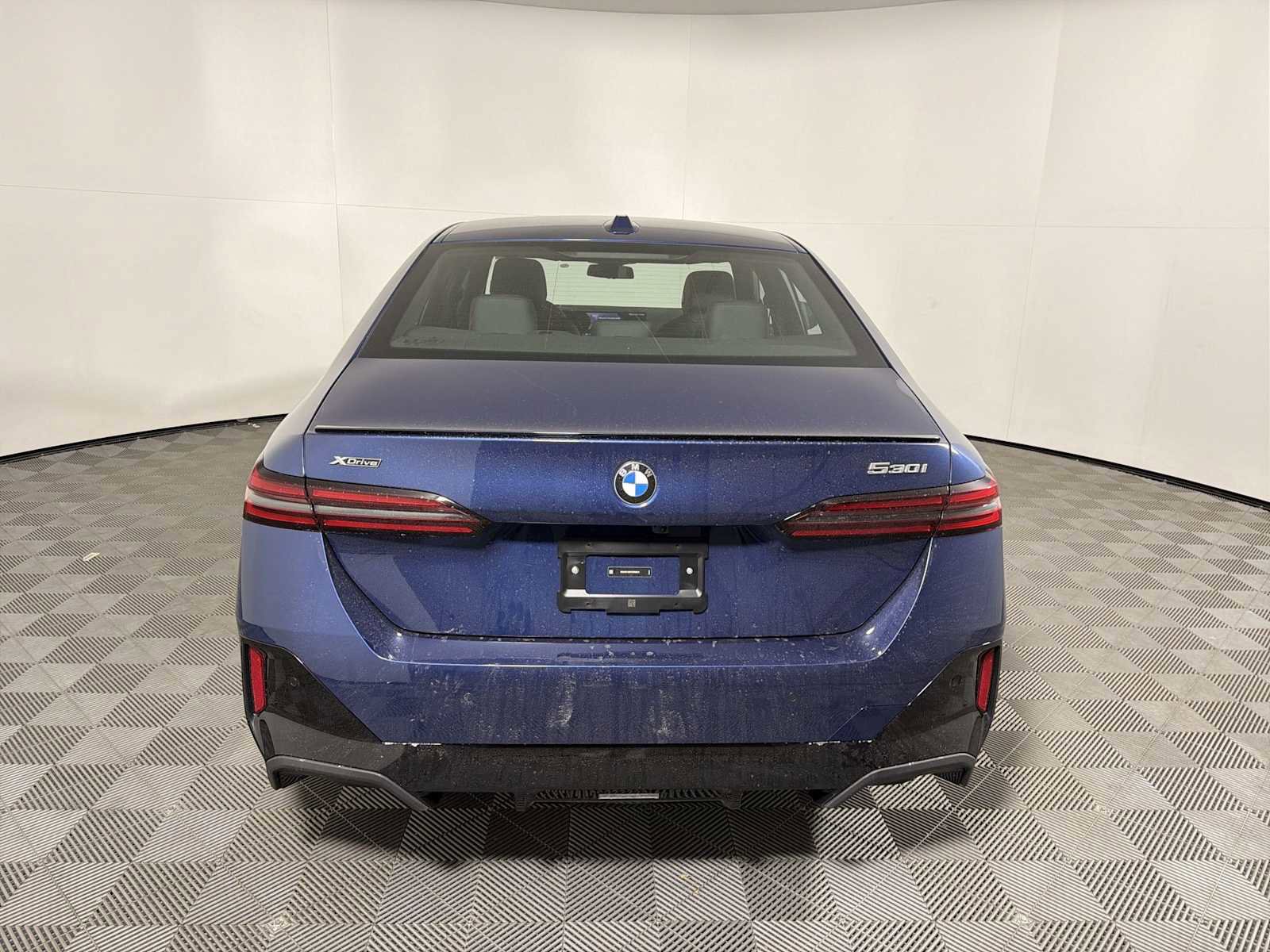 New 2026 BMW 530i xDrive w/ M Sport Package image 2