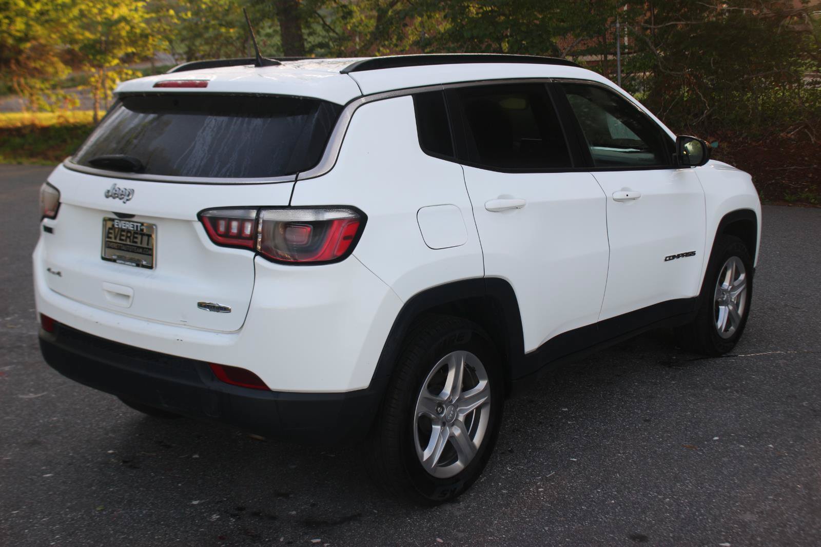 Used 2024 Jeep Compass Latitude AWD/4WD image 7