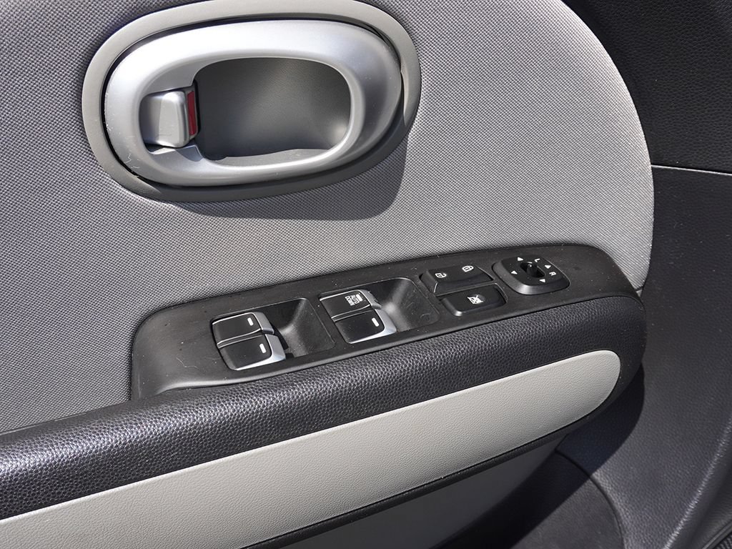 Used 2018 Kia Soul FWD image 27