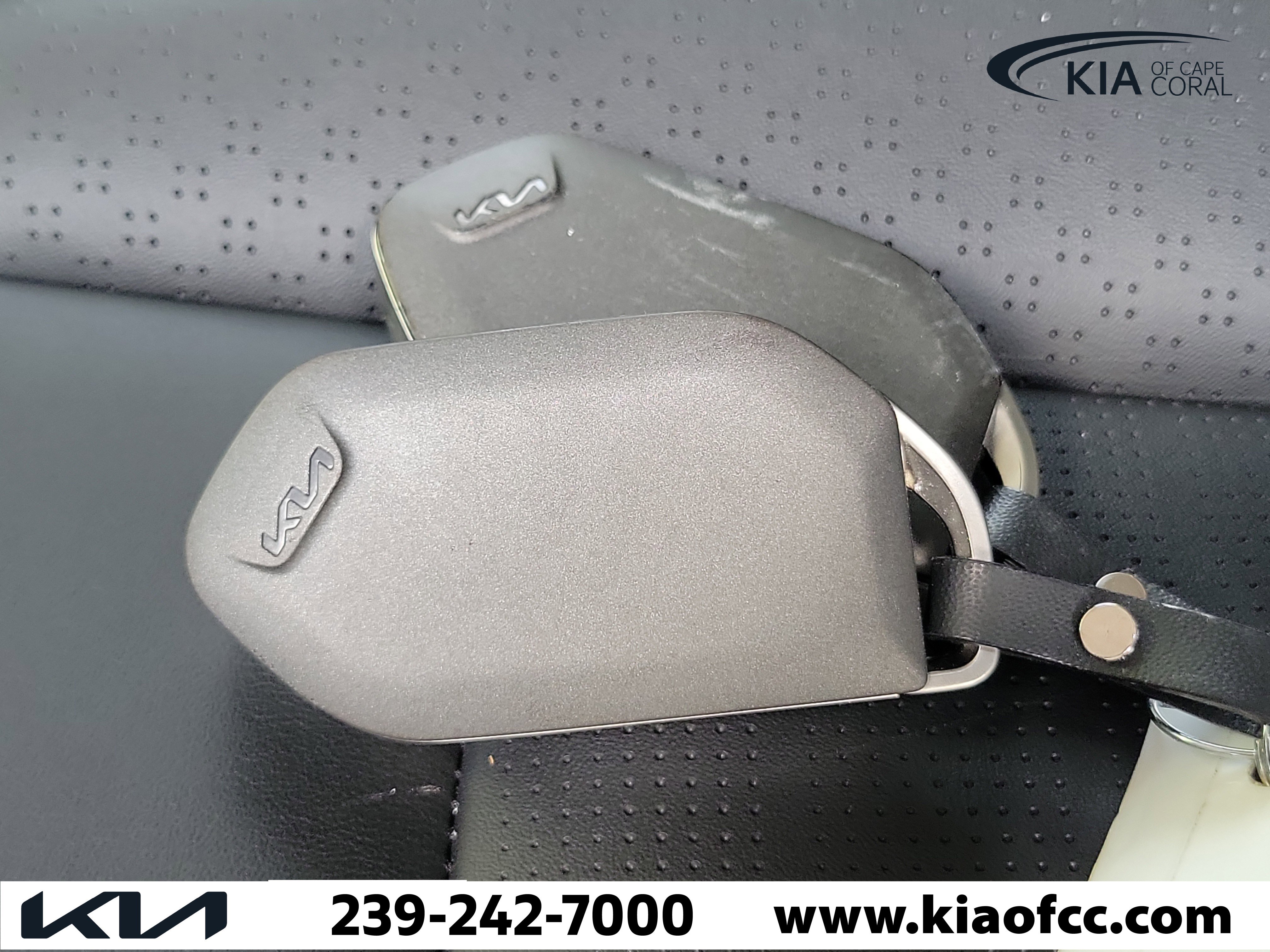 Used 2025 Kia Sorento EX w/ Panoramic Sunroof Package image 29