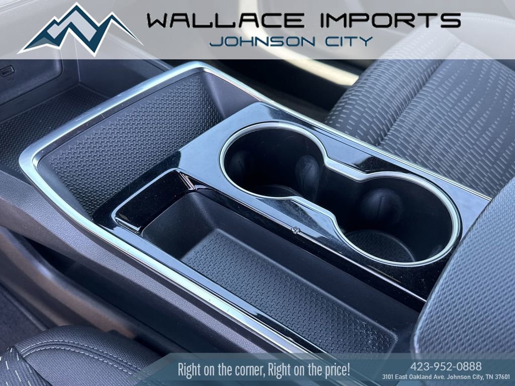 Used 2025 Chevrolet Equinox LT w/ Safety and Technology Package AWD/4WD image 17