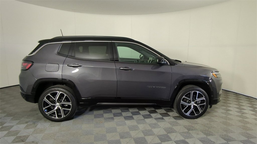 Certified 2024 Jeep Compass Limited w/ Elite Group image 4